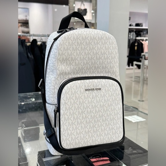 MICHAEL KORS MENS Cooper Logo Sling Pack - Picture 1 of 8